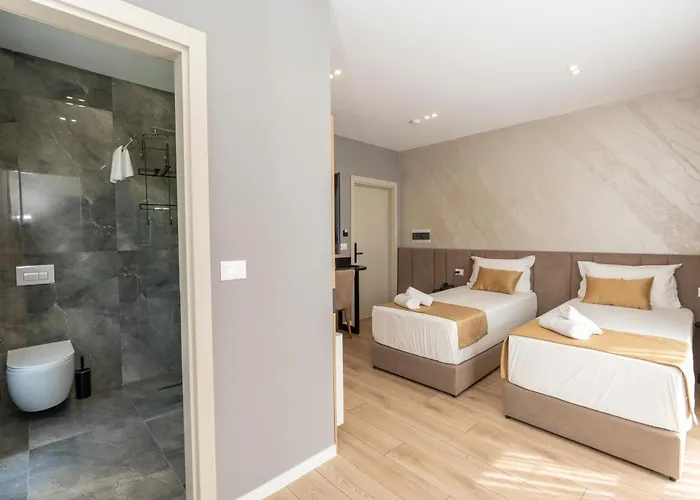 Alko Bushat Hotel 4*